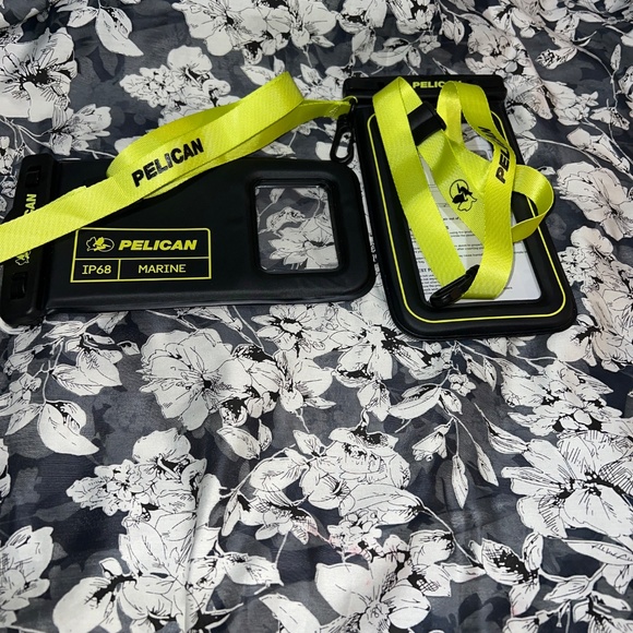 Pelican Marine Waterproof Phone Pouch 2 pack - NWT - Picture 6 of 11
